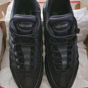 Nike Air Max 95 (triple Black)